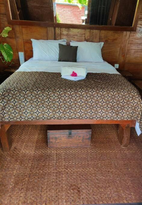 The Hidden Escapes Bingin- Sunset Rooftop Wood House With Ocean View & Private Kitchen Uluwatu Eksteriør bilde